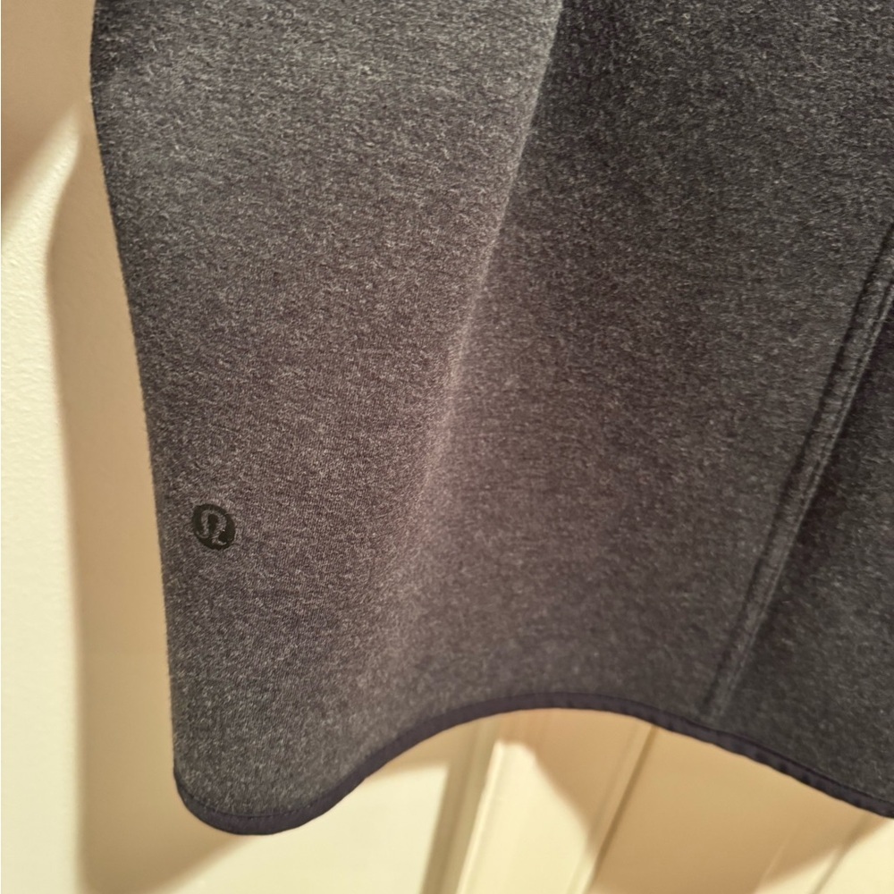 Lululemon Women's reversible Hooded Jacket - Picture 7 of 7
